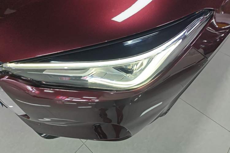 Used Infiniti QX50 2018 2.0T Two-Wheel Drive Fashion Edition Left Front Headlight