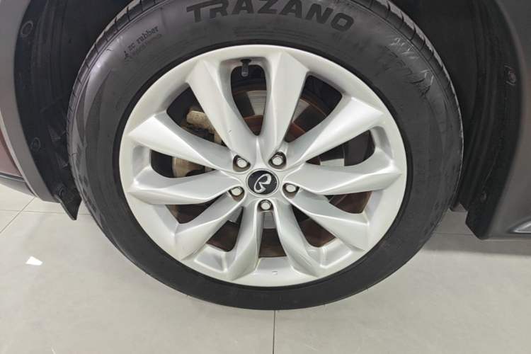 Used Infiniti QX50 2018 2.0T Two-Wheel Drive Fashion Edition Left Front Wheel Hub