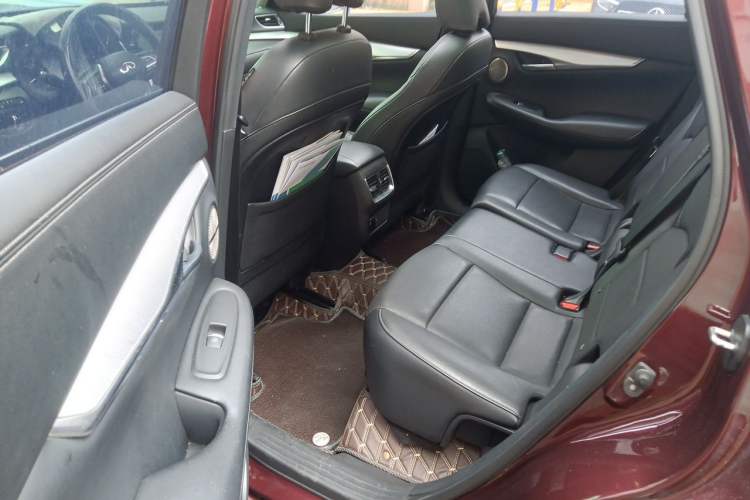 Used Infiniti QX50 2018 2.0T Two-Wheel Drive Fashion Edition Left Rear Seat