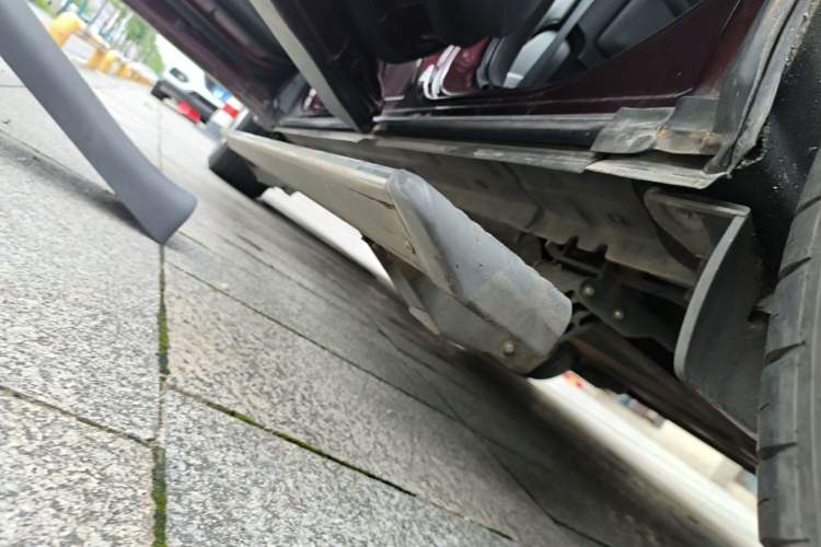 Used Infiniti QX50 2018 2.0T Two-Wheel-Drive Elite Edition Left Side Sill