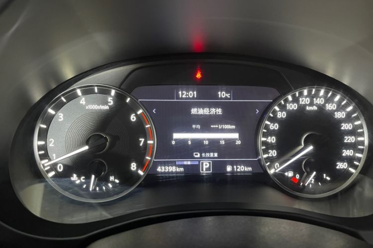 Used Infiniti QX50 2018 2.0T Two-Wheel Drive Fashion Edition Odometer Close Up
