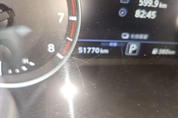 Used Infiniti QX50 2018 2.0T Two-Wheel Drive Fashion Edition Odometer Close Up