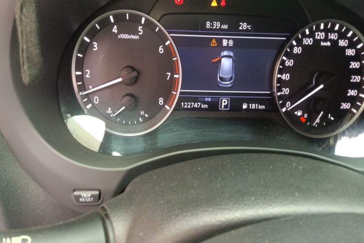 Used Infiniti QX50 2018 2.0T Two-Wheel Drive Fashion Edition Odometer Close Up