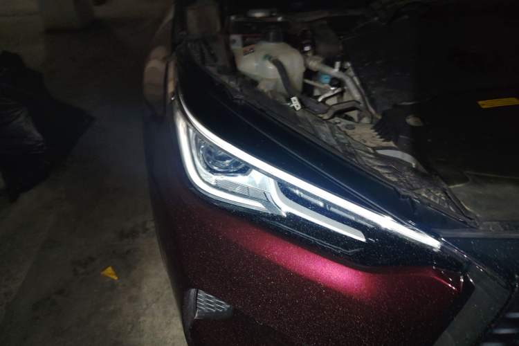 Used Infiniti QX50 2018 2.0T Four-Wheel Drive Smart Edition Right Front Headlight