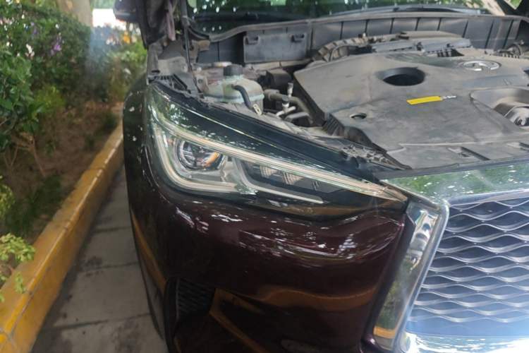 Used Infiniti QX50 2018 2.0T Two-Wheel Drive Fashion Edition Right Front Headlight