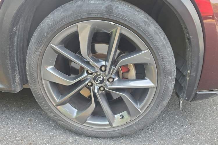 Used Infiniti QX50 2018 2.0T Four-Wheel Drive Smart Edition Right Front Wheel Hub