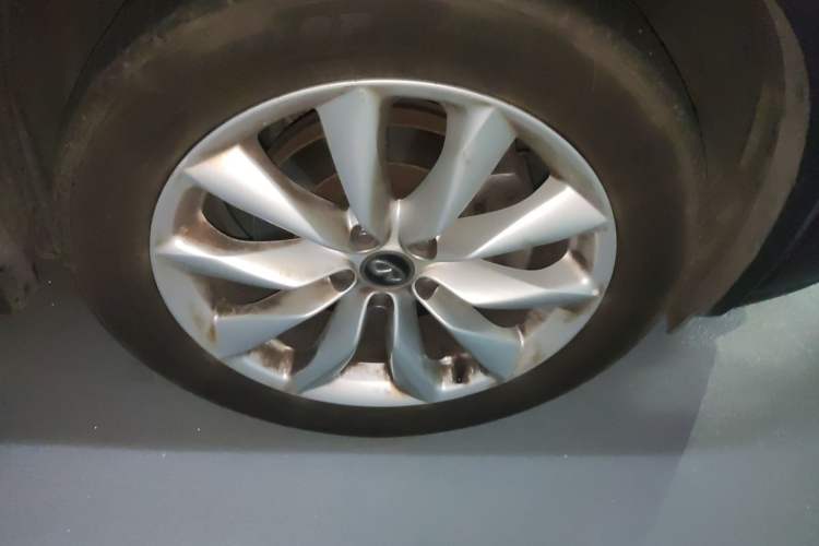 Used Infiniti QX50 2018 2.0T Two-Wheel Drive Fashion Edition Right Front Wheel Hub