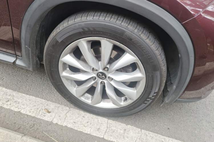 Used Infiniti QX50 2018 2.0T Two-Wheel Drive Fashion Edition Right Front Wheel Hub