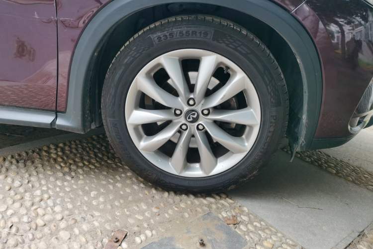 Used Infiniti QX50 2018 2.0T Four-Wheel Drive Elite Edition Right Front Wheel Hub