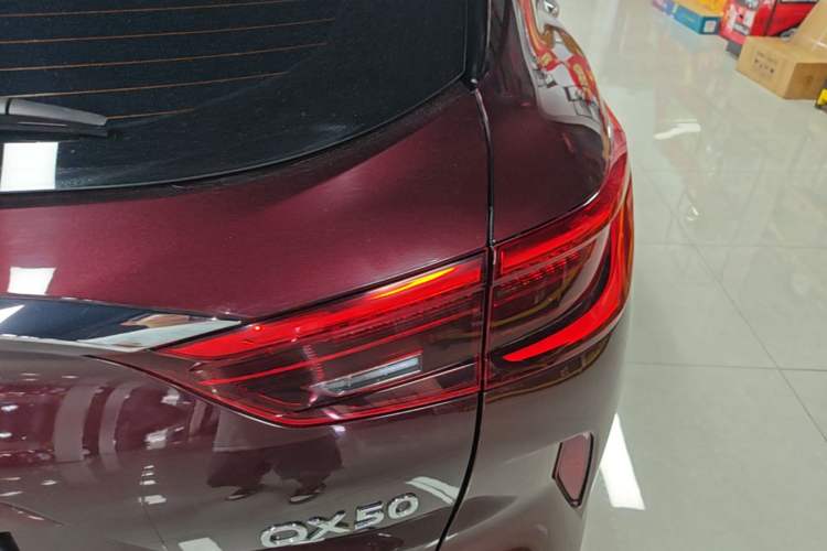 Used Infiniti QX50 2018 2.0T Two-Wheel Drive Fashion Edition Right Rear Taillight