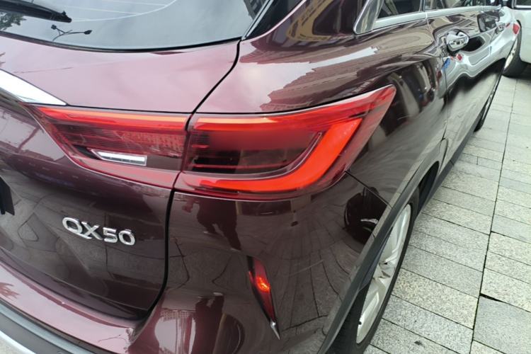Used Infiniti QX50 2018 2.0T Two-Wheel-Drive Elite Edition Right Rear Taillight