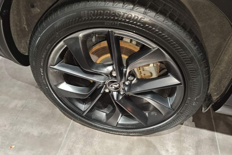 Used Infiniti QX50 2018 2.0T Four-Wheel Drive Smart Edition Right Rear Wheel Hub