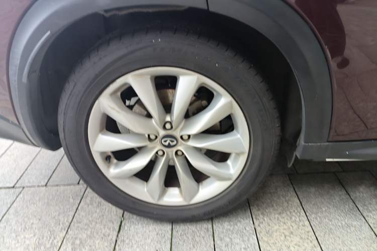 Used Infiniti QX50 2018 2.0T Two-Wheel-Drive Elite Edition Right Rear Wheel Hub