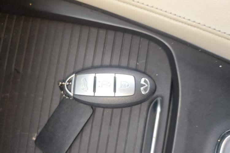Used Infiniti QX50 2018 2.0T Two-Wheel Drive Fashion Edition Vehicle Key