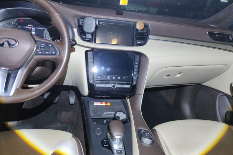 Used Infiniti QX50 2018 2.0T Four-Wheel Drive Luxury Edition Audio And AC Panel
