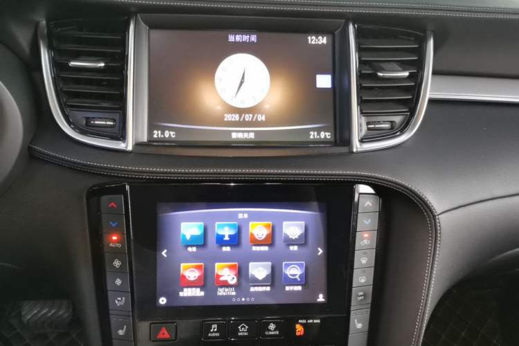 Used Infiniti QX50 2018 2.0T Two-Wheel Drive Fashion Edition Audio And AC Panel