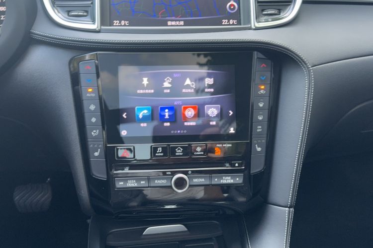 Used Infiniti QX50 2018 2.0T Four-Wheel Drive Elite Edition Audio And AC Panel