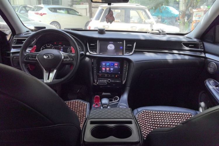 Used Infiniti QX50 2018 2.0T Two-Wheel-Drive Elite Edition Center Console