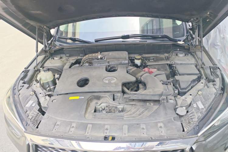 Used Infiniti QX50 2018 2.0T Two-Wheel Drive Fashion Edition Engine Bay