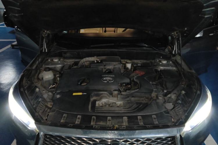Used Infiniti QX50 2018 2.0T Four-Wheel Drive Luxury Edition Engine Bay