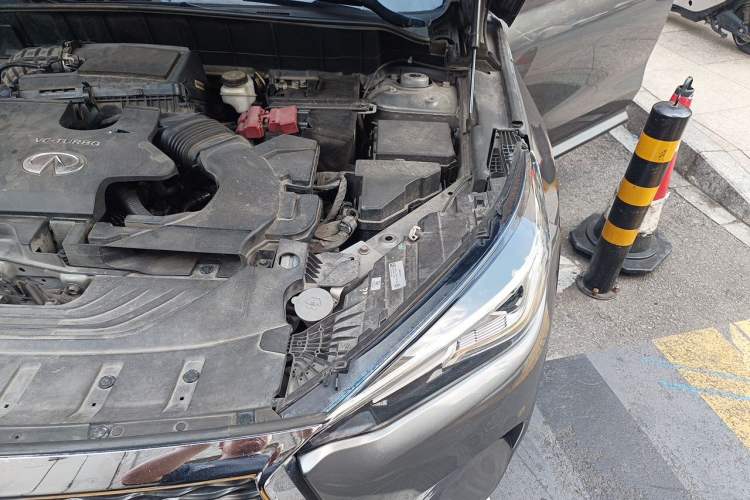 Used Infiniti QX50 2018 2.0T Two-Wheel-Drive Elite Edition Engine Bay Left