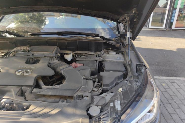 Used Infiniti QX50 2018 2.0T Two-Wheel Drive Fashion Edition Engine Bay Left