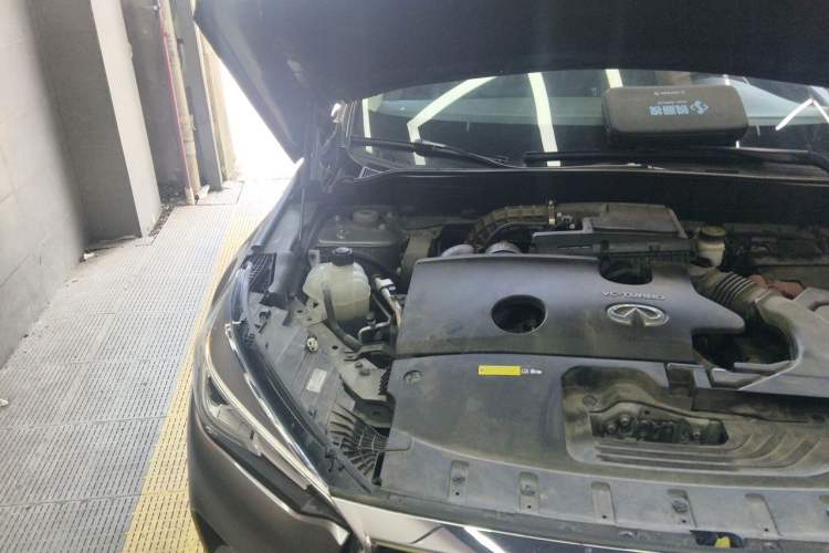 Used Infiniti QX50 2018 2.0T Four-Wheel Drive Elite Edition Engine Bay Right