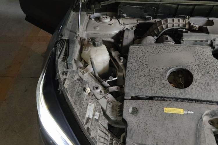 Used Infiniti QX50 2018 2.0T Two-Wheel Drive Fashion Edition Engine Bay Right