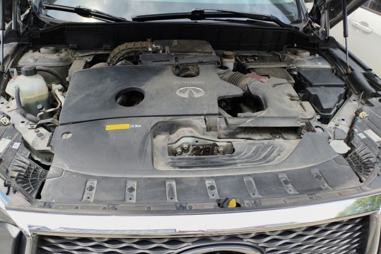 Used Infiniti QX50 2018 2.0T Two-Wheel Drive Fashion Edition Engine Bay