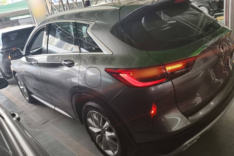 Used Infiniti QX50 2018 2.0T Two-Wheel Drive Fashion Edition Exterior 3