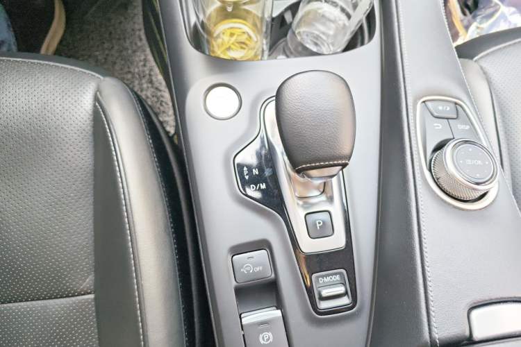 Used Infiniti QX50 2018 2.0T Two-Wheel Drive Fashion Edition Gear Lever