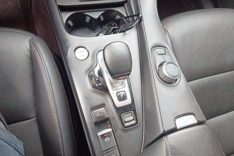 Used Infiniti QX50 2018 2.0T Two-Wheel-Drive Elite Edition Gear Lever