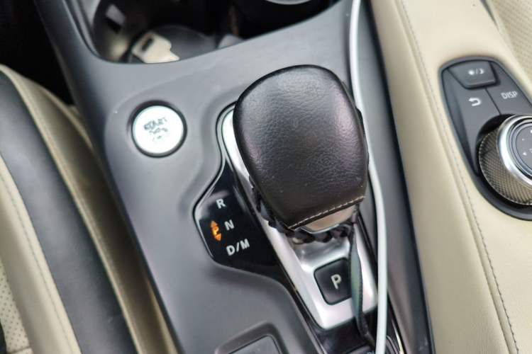 Used Infiniti QX50 2018 2.0T Two-Wheel Drive Fashion Edition Gear Lever