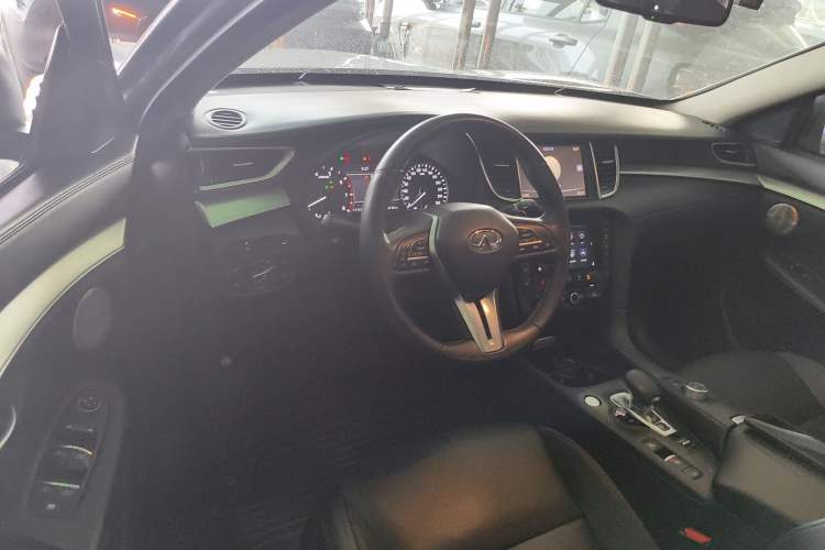 Used Infiniti QX50 2018 2.0T Two-Wheel Drive Fashion Edition Interior 3