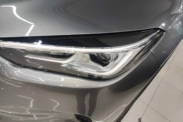 Used Infiniti QX50 2018 2.0T Four-Wheel Drive Elite Edition Left Front Headlight