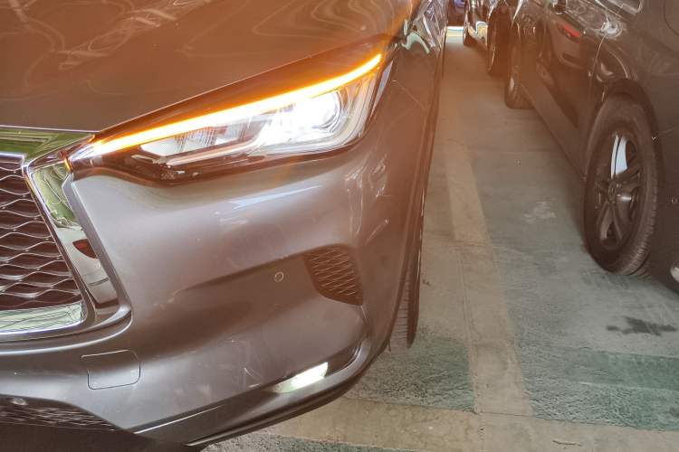 Used Infiniti QX50 2018 2.0T Two-Wheel Drive Fashion Edition Left Front Headlight