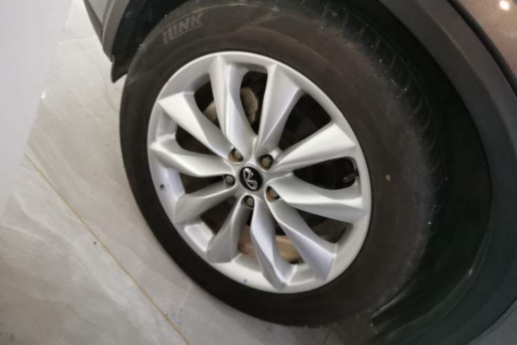 Used Infiniti QX50 2018 2.0T Two-Wheel Drive Fashion Edition Left Front Wheel Hub