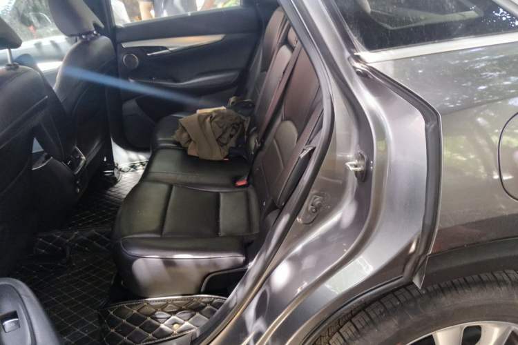 Used Infiniti QX50 2018 2.0T Two-Wheel Drive Fashion Edition Left Rear Seat
