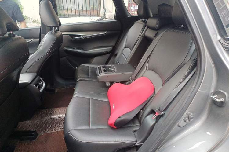Used Infiniti QX50 2018 2.0T Two-Wheel-Drive Elite Edition Left Rear Seat