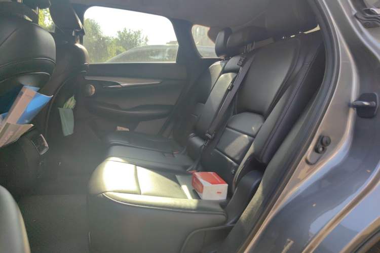 Used Infiniti QX50 2018 2.0T Two-Wheel Drive Fashion Edition Left Rear Seat