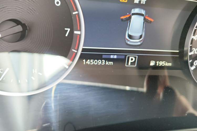 Used Infiniti QX50 2018 2.0T Two-Wheel Drive Fashion Edition Odometer Close Up