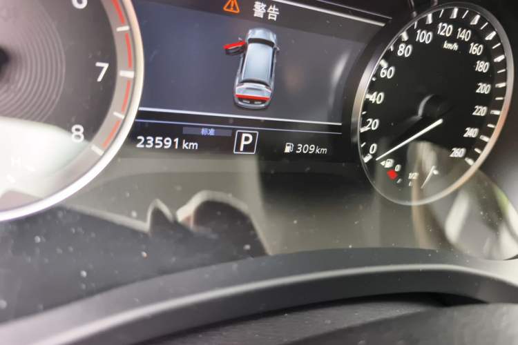 Used Infiniti QX50 2018 2.0T Two-Wheel Drive Fashion Edition Odometer Close Up