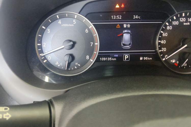 Used Infiniti QX50 2018 2.0T Four-Wheel Drive Elite Edition Odometer Close Up