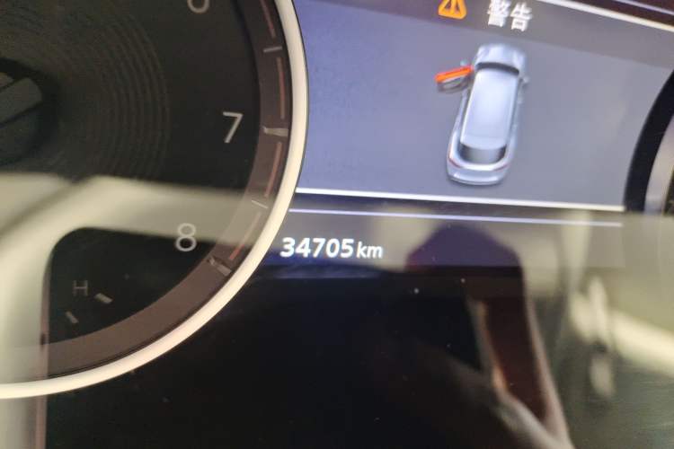 Used Infiniti QX50 2018 2.0T Four-Wheel Drive Elite Edition Odometer Close Up