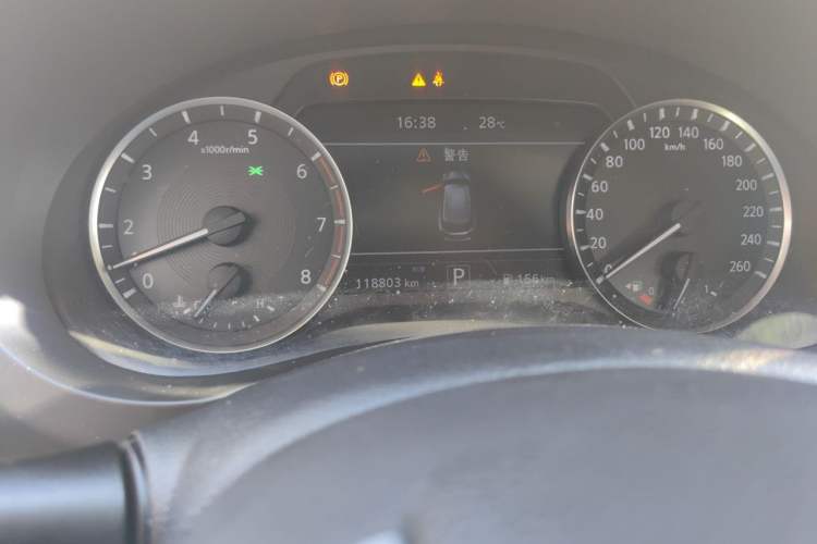 Used Infiniti QX50 2018 2.0T Two-Wheel Drive Fashion Edition Odometer Close Up
