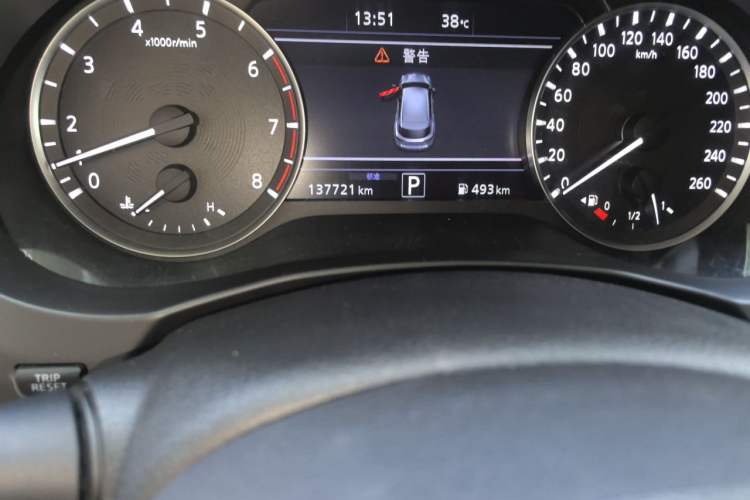 Used Infiniti QX50 2018 2.0T Two-Wheel-Drive Elite Edition Odometer Close Up