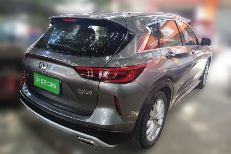 Used Infiniti QX50 2018 2.0T Two-Wheel Drive Fashion Edition Rear Right 45 Deg
