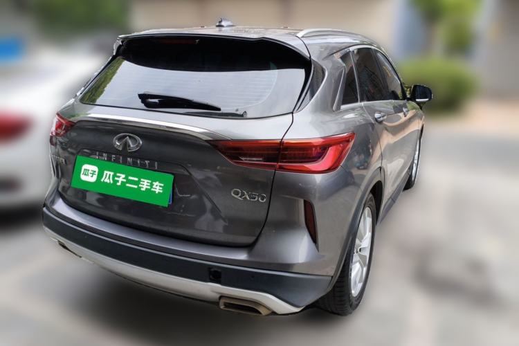 Used Infiniti QX50 2018 2.0T Two-Wheel Drive Fashion Edition Rear Right 45 Deg