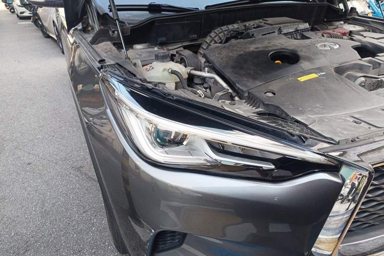 Used Infiniti QX50 2018 2.0T Two-Wheel-Drive Elite Edition Right Front Headlight