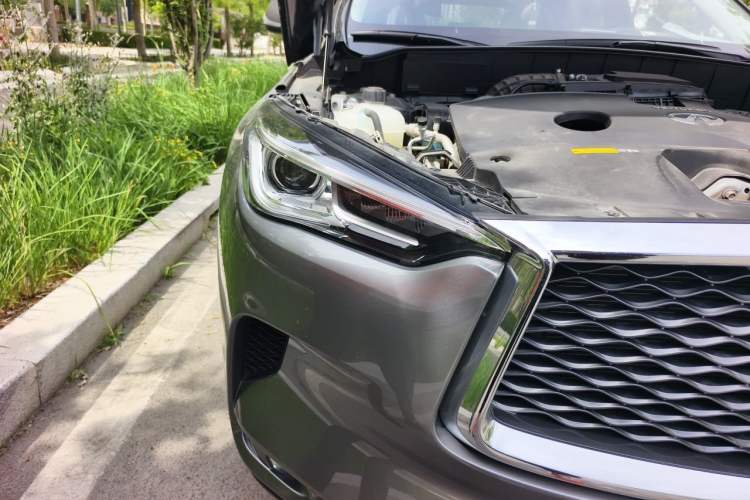 Used Infiniti QX50 2018 2.0T Two-Wheel Drive Fashion Edition Right Front Headlight